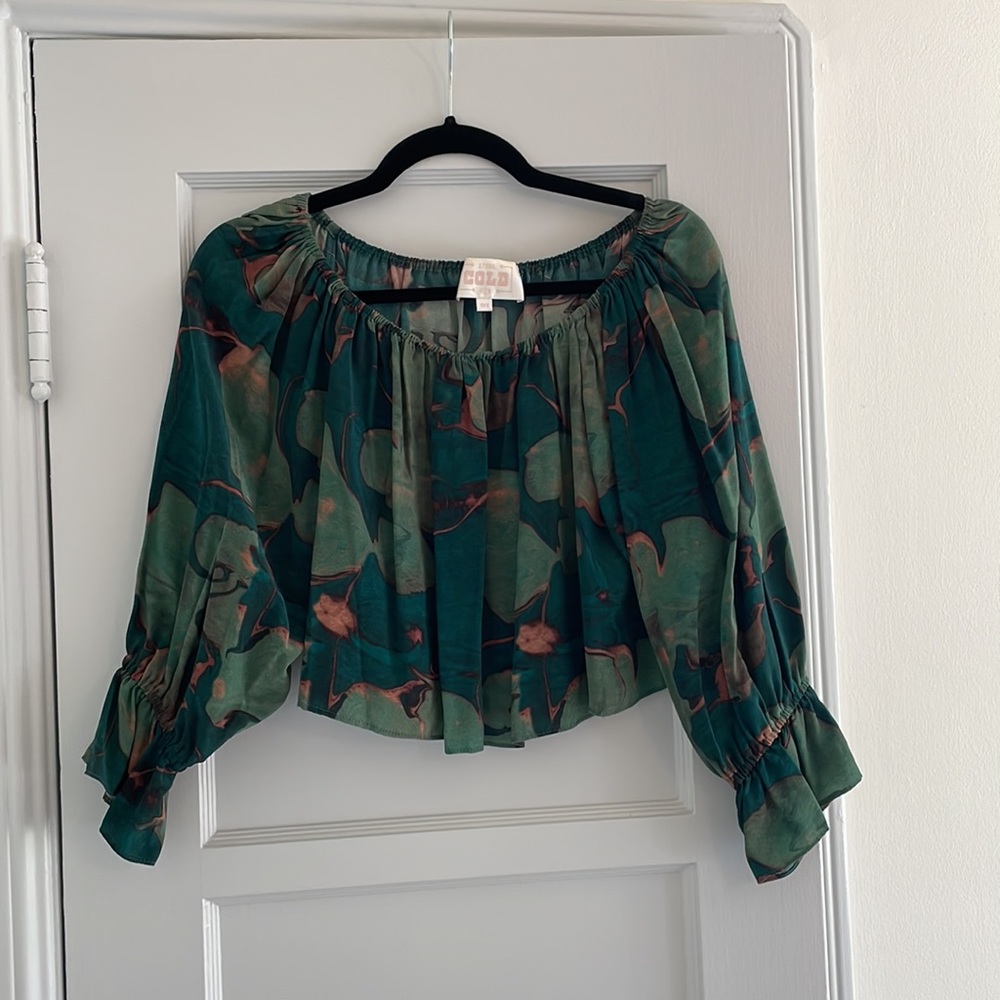 Like new Stone Cold Fox Lily print top